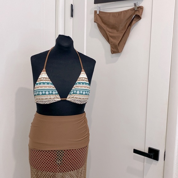 NWOT Trendy Tribal Print Halter Bikini Set - High Cut Hollow Out 3-Piece |Size L - Picture 4 of 13